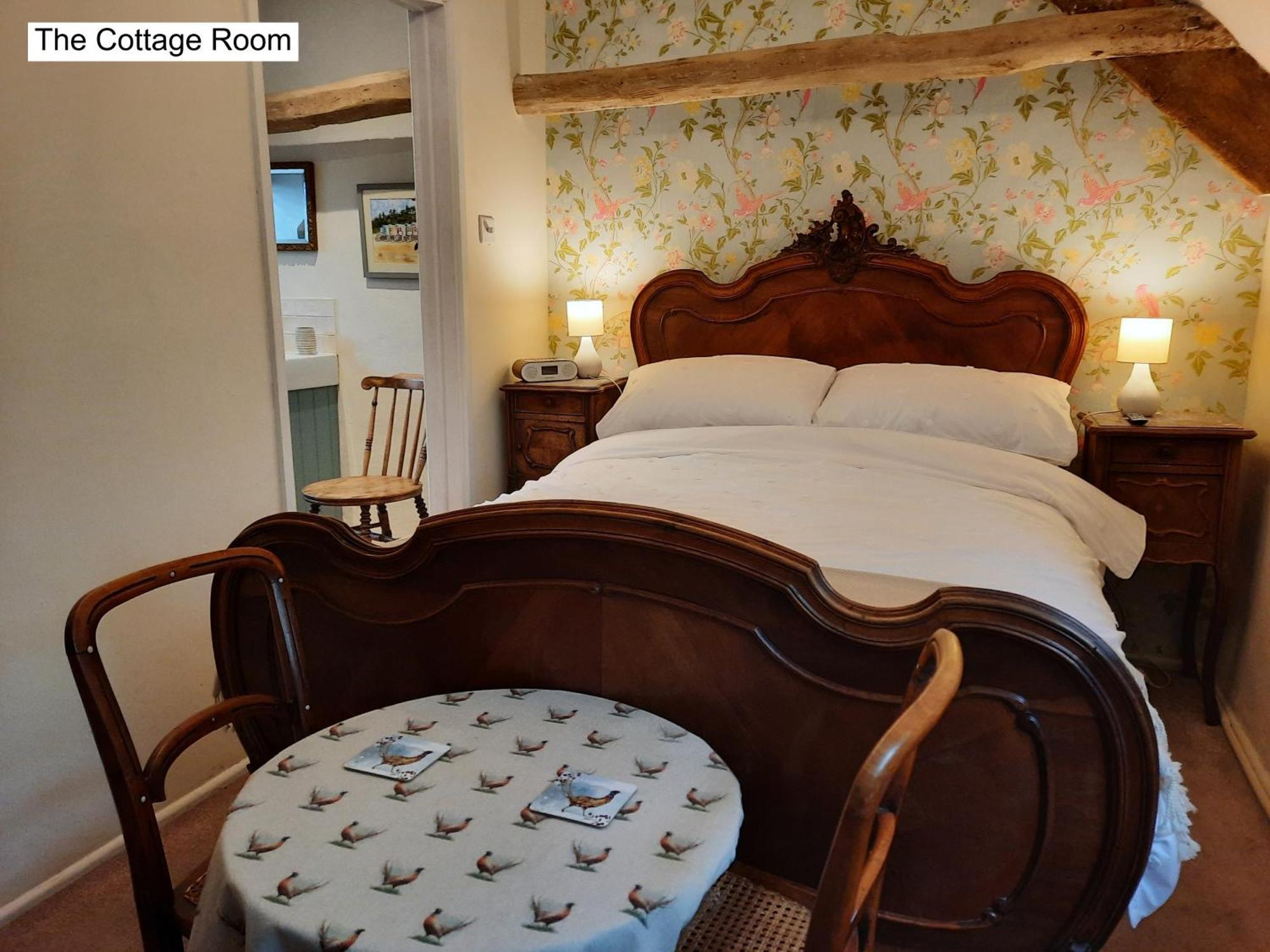 Cotswold Cottage Bed & Breakfast Luckington Extérieur photo