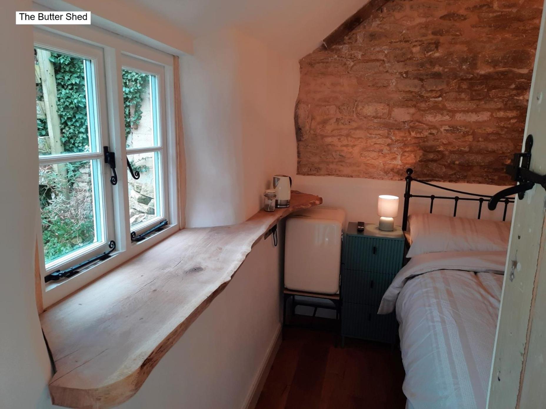 Cotswold Cottage Bed & Breakfast Luckington Extérieur photo